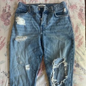Boyfriend jeans distressed